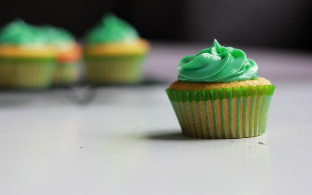 st. patrick's day sweet green treat cupcake